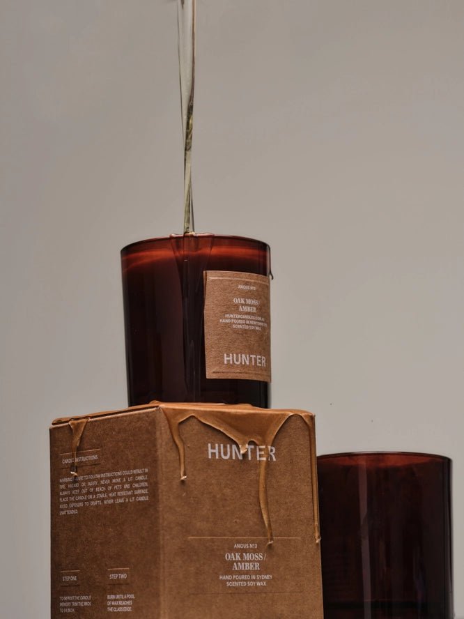 Hunter ANGUS / oak moss + amber Candle - Just A Pinch & Co